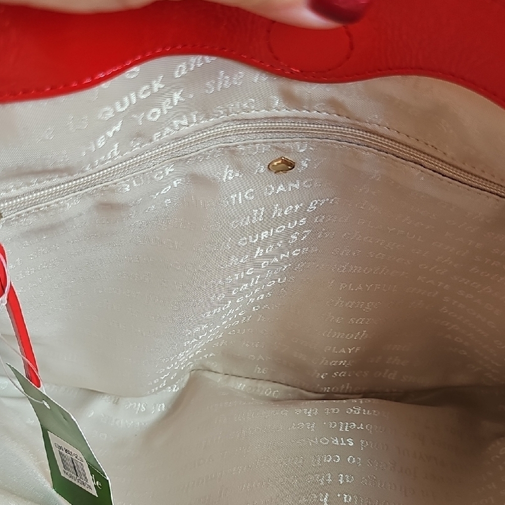 Kate Spade NWOT Fanfare Brette Scarlet Liquid Patent 2-Way Bag Storybook Lining - Picture 8 of 13